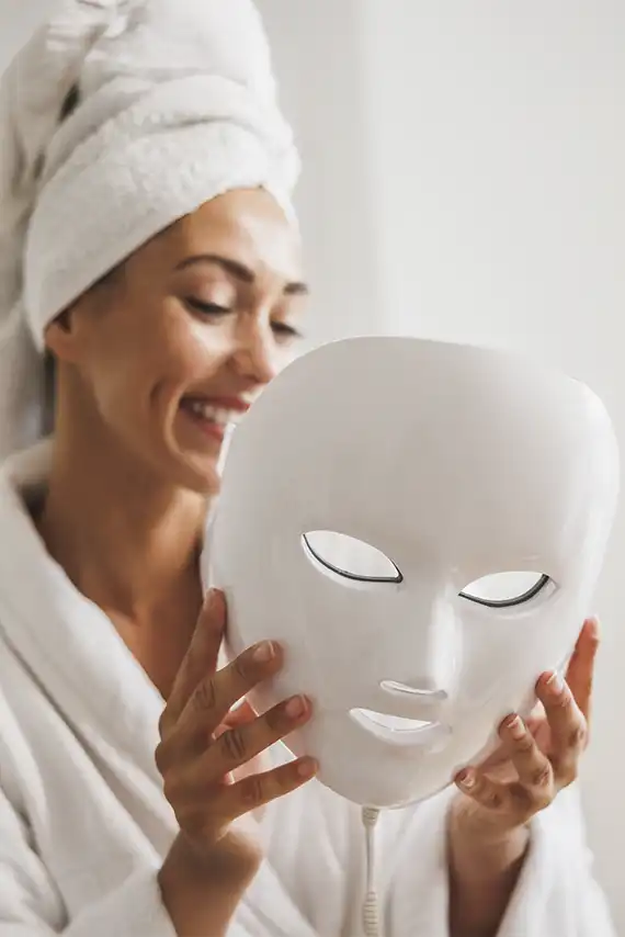 Máscaras LED: ¿Funciona la tecnología de luz en el cuidado de la piel?