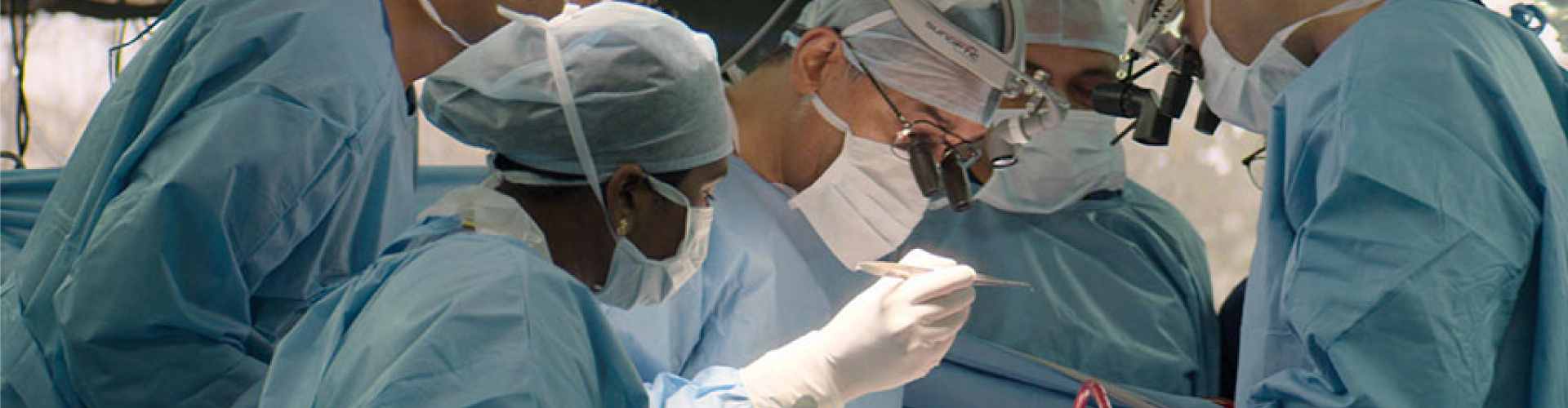 Ases del bisturí: la serie de Netflix que muestra la cirugía como un arte 